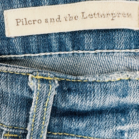 Anthropology Pilcro Hyphen Mid-Rise Boyfriend Bandana Raw Hem Boho Aztec Jeans - Picture 9 of 16